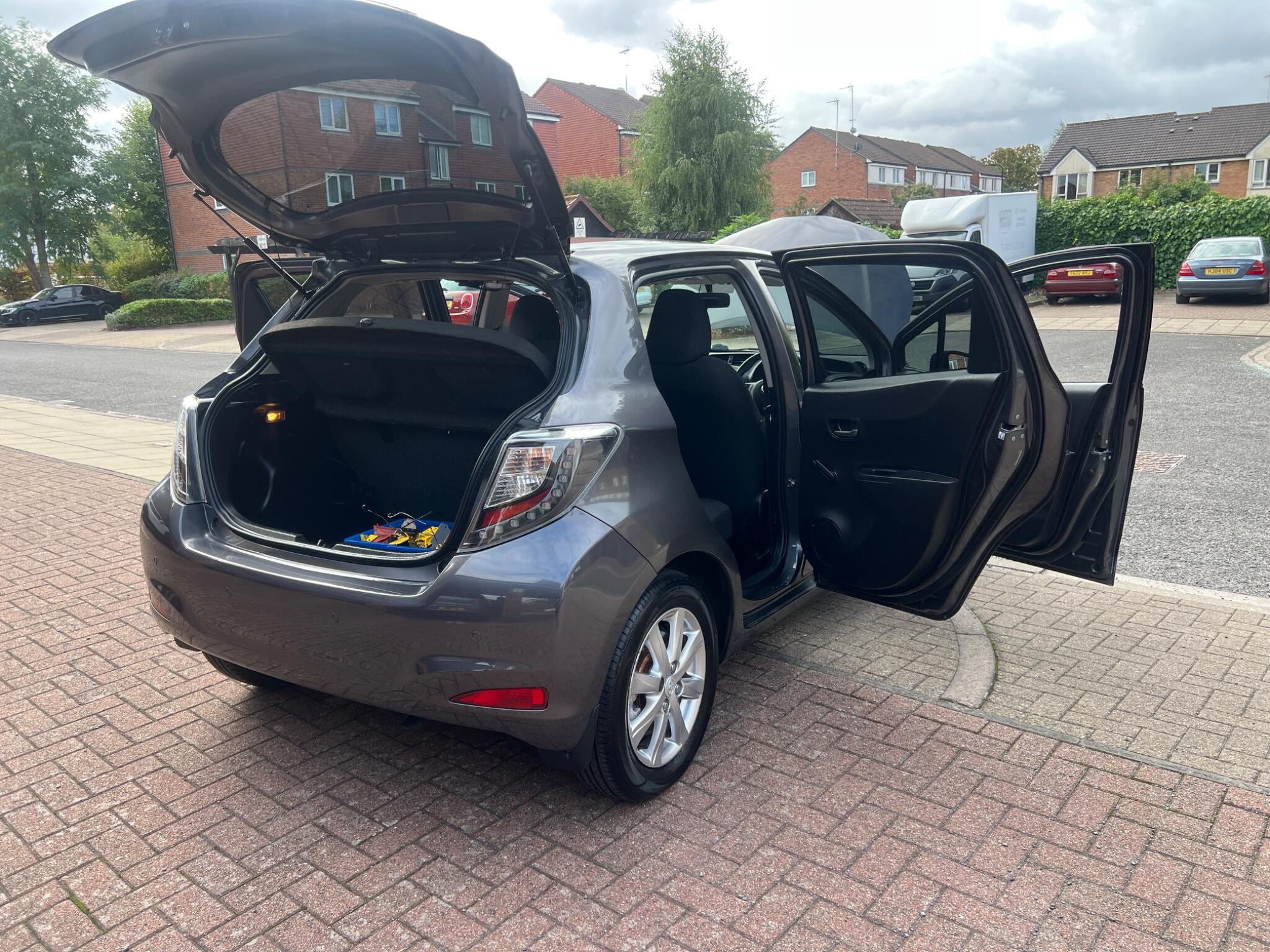 Toyota Yaris view 24