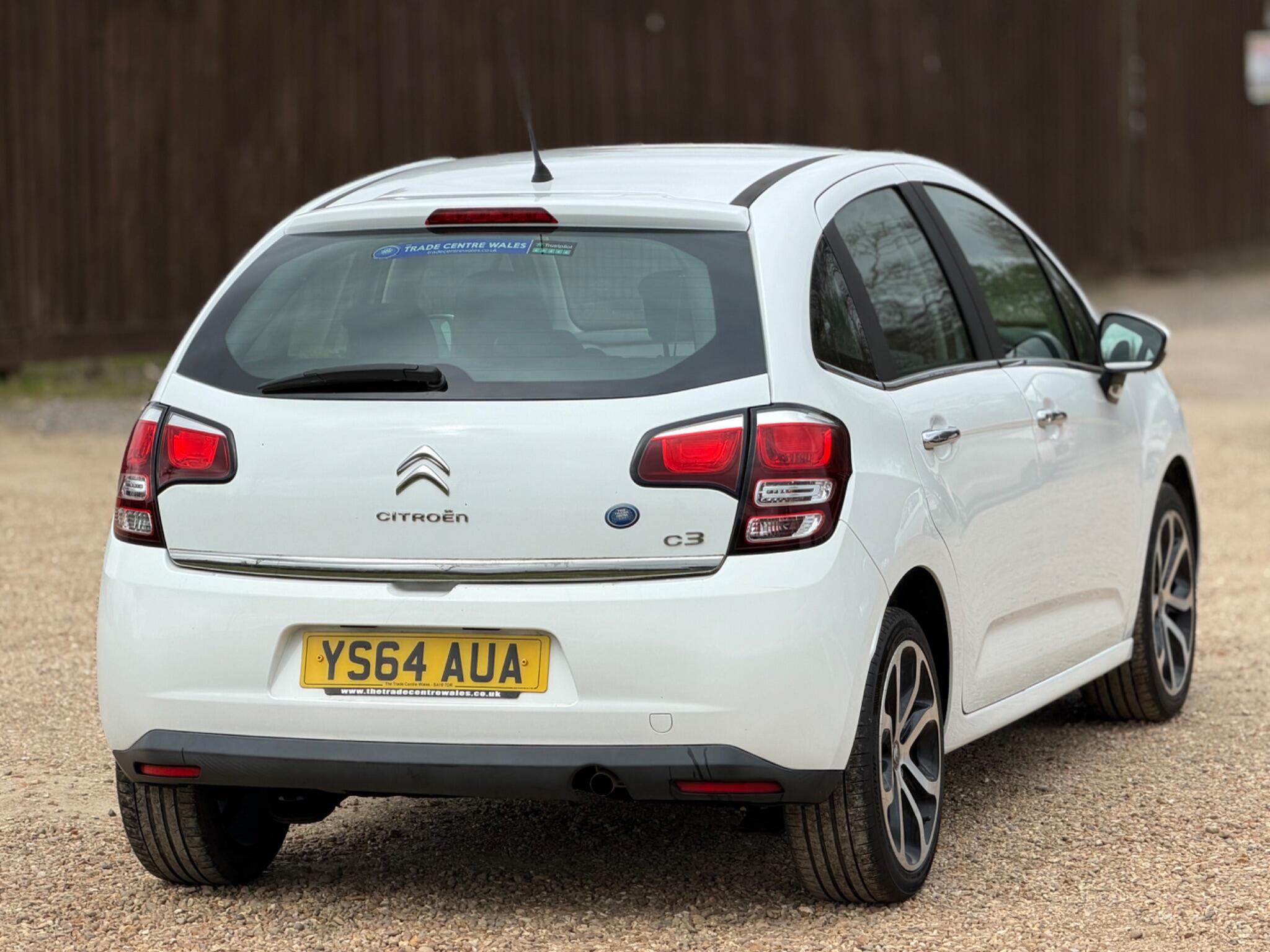 2015 Citroen C3 1.2 PureTech Selection Euro 6 5dr image 12