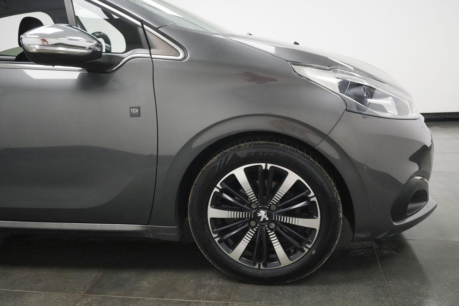 Peugeot 208 view 14