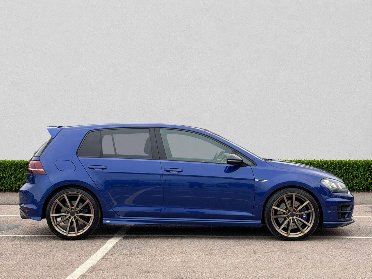 Volkswagen Golf view 8