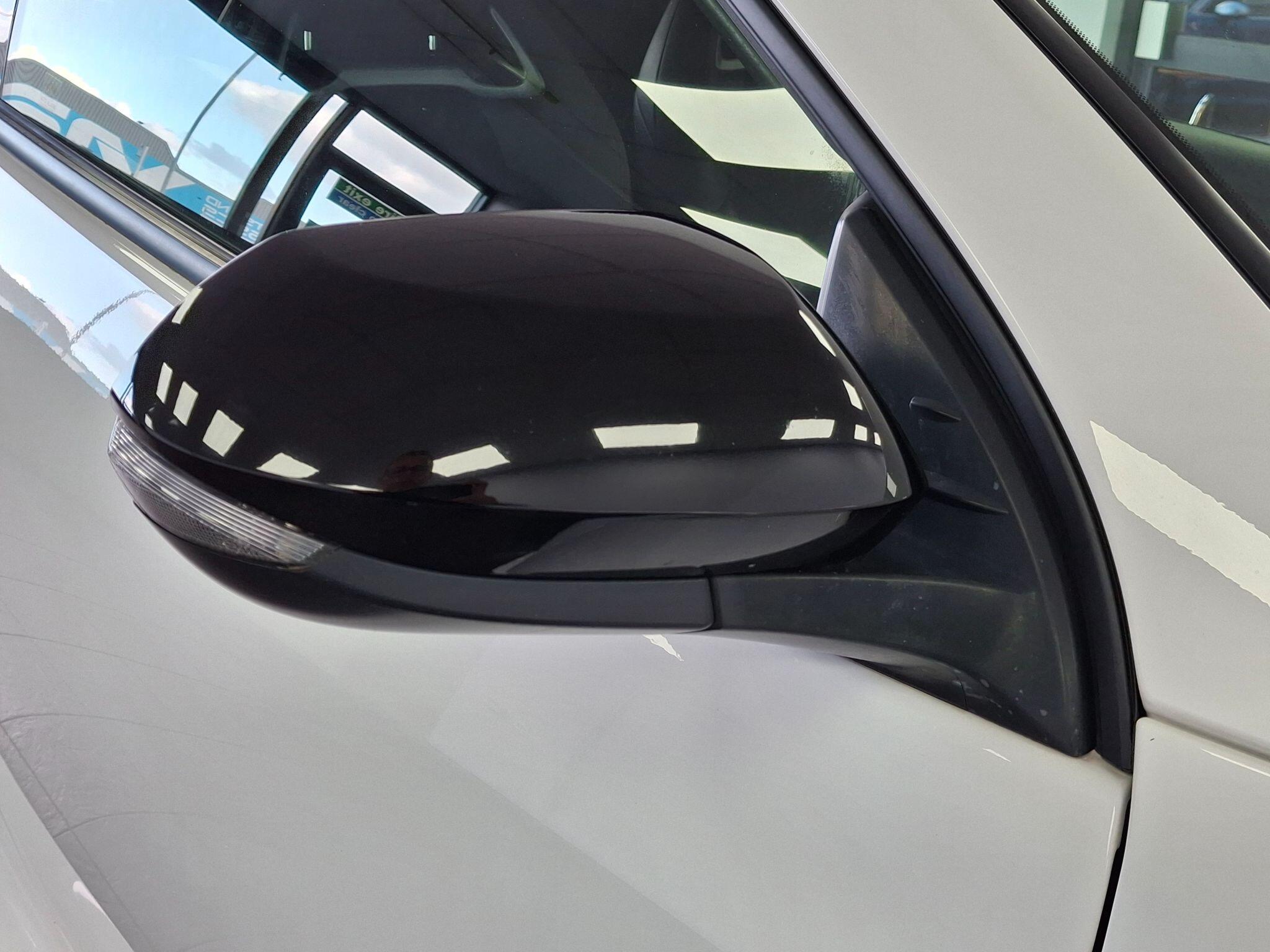 Toyota Yaris view 56