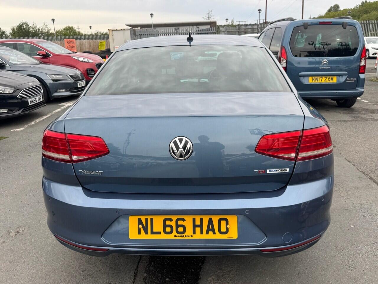 Volkswagen Passat view 40
