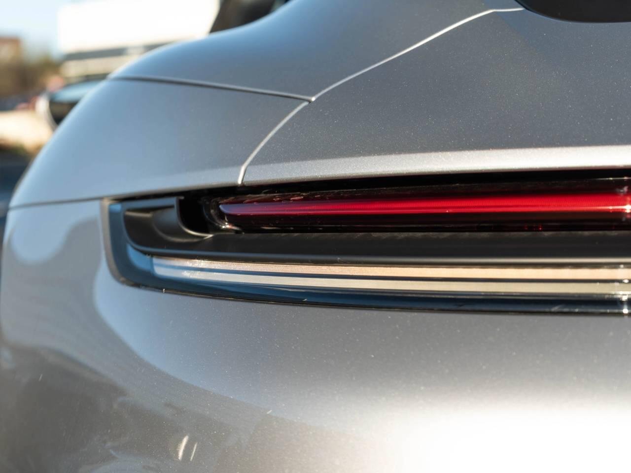 Porsche 911 view 15