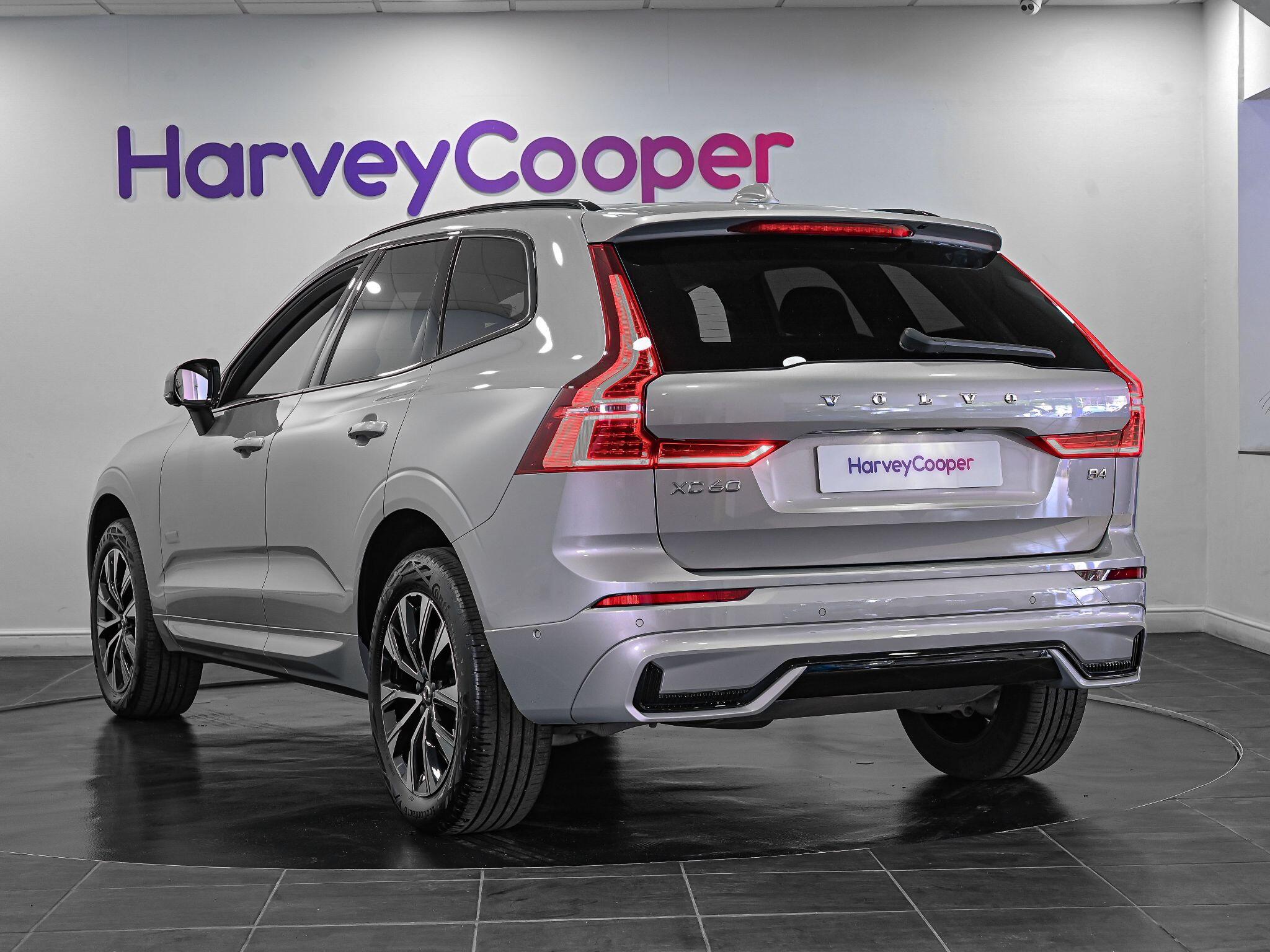 Volvo XC60 view 5