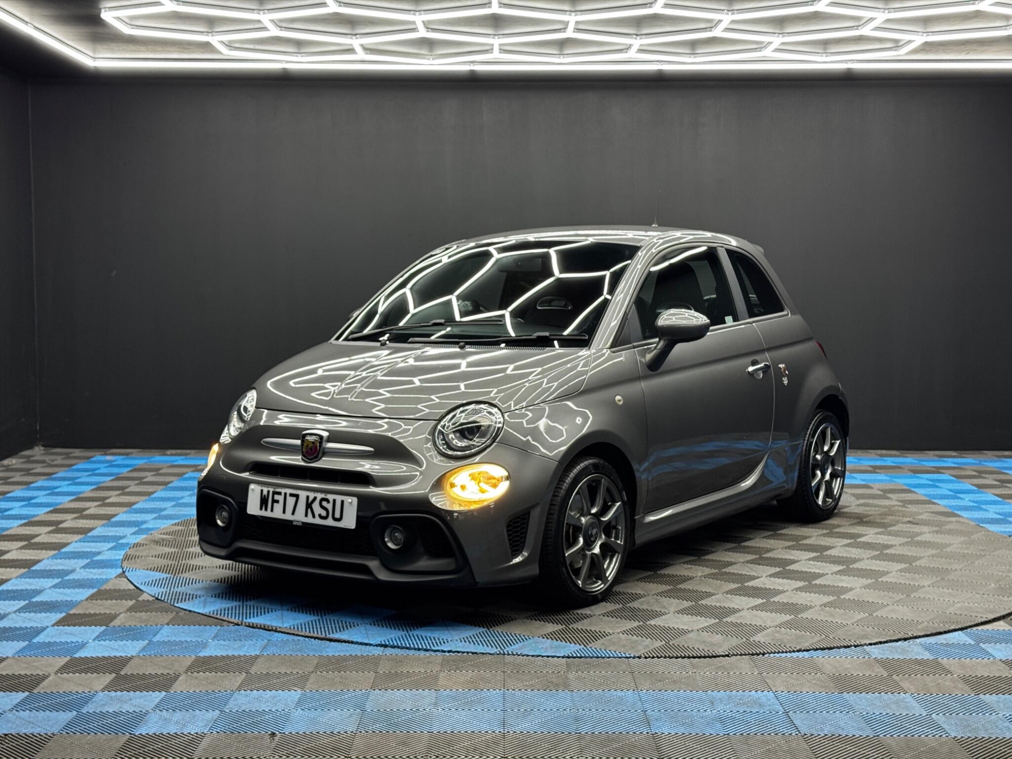 Abarth 595 view 3