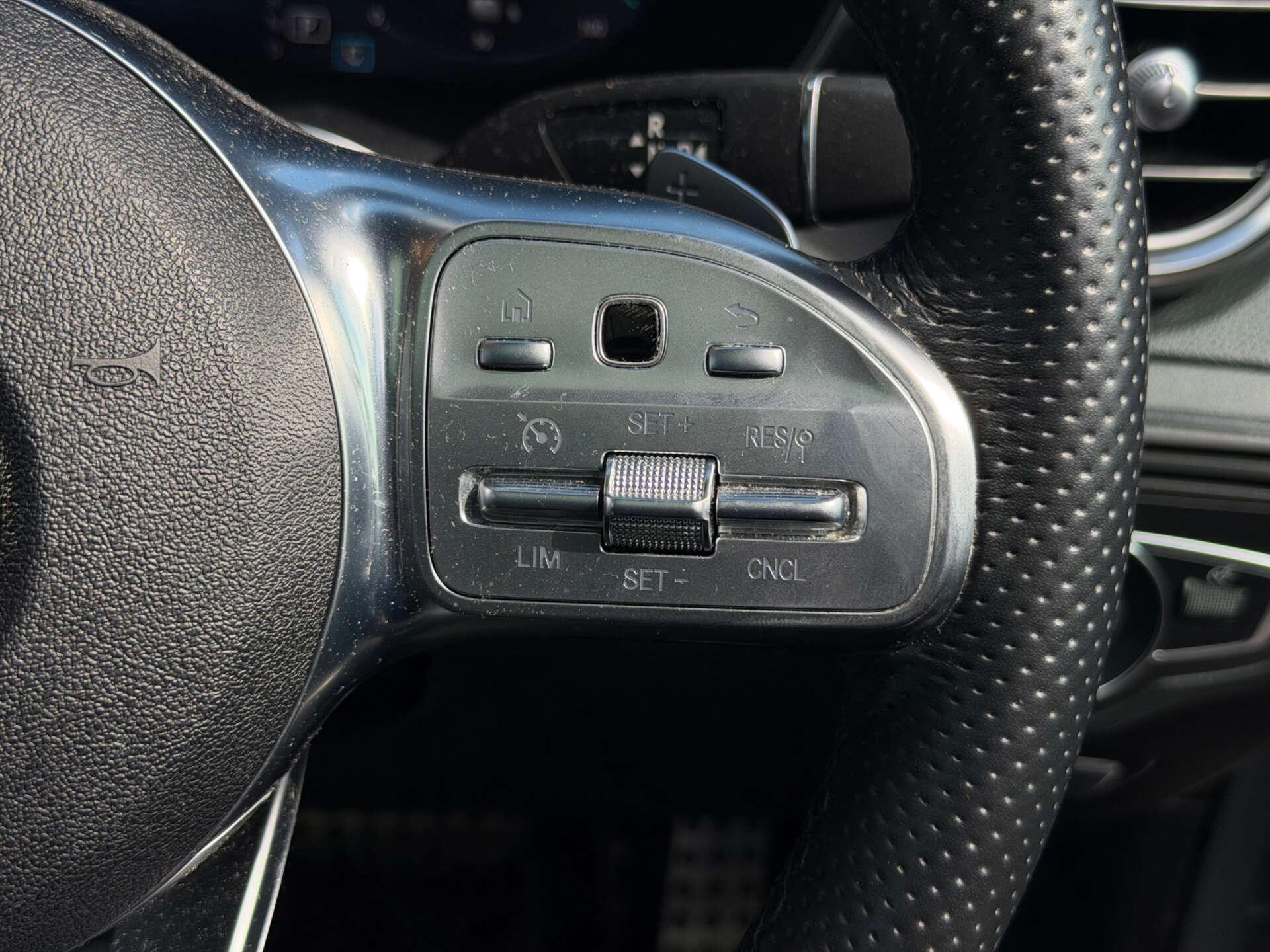 Mercedes-Benz GLC view 17