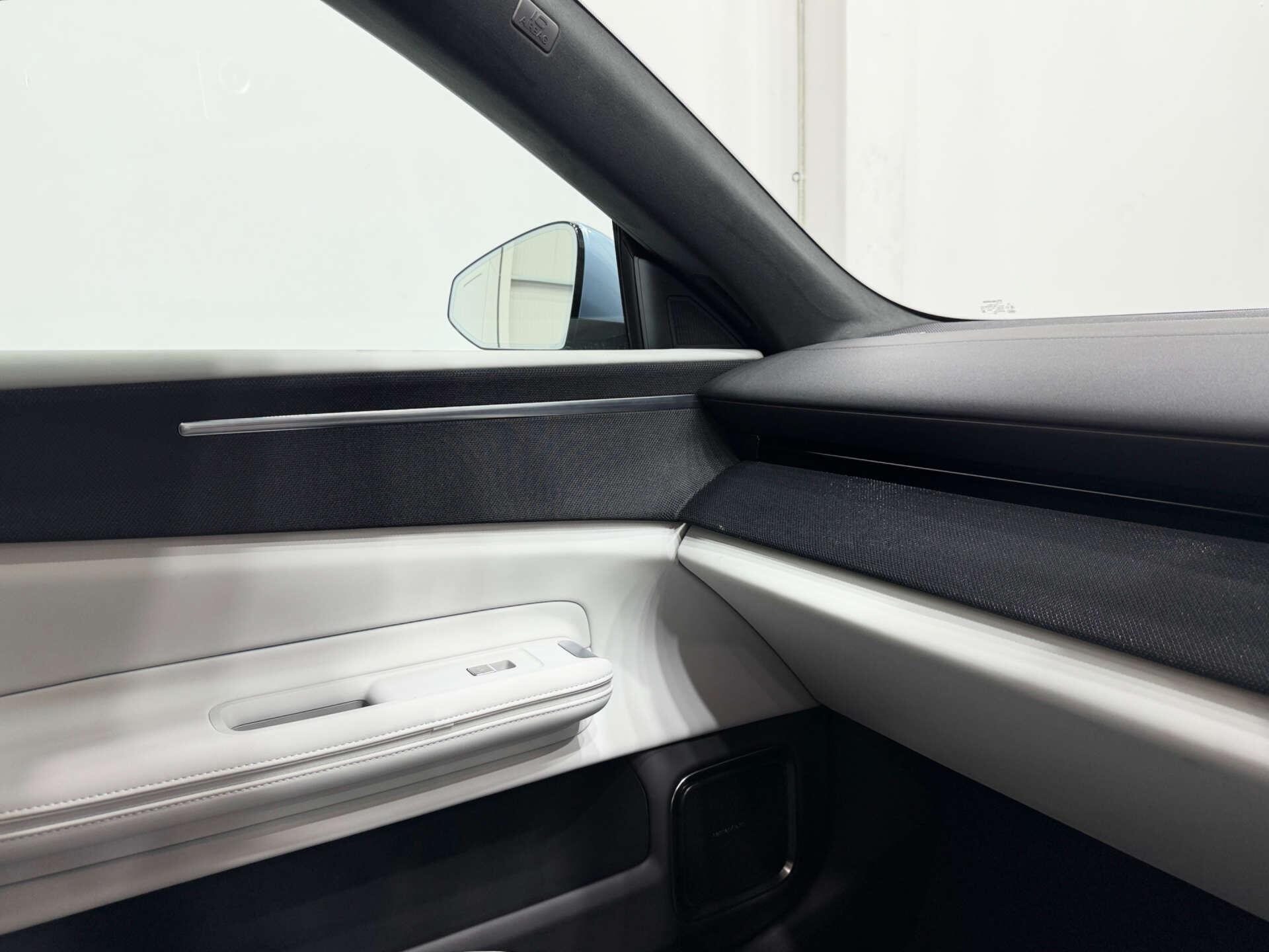 Polestar 4 view 37