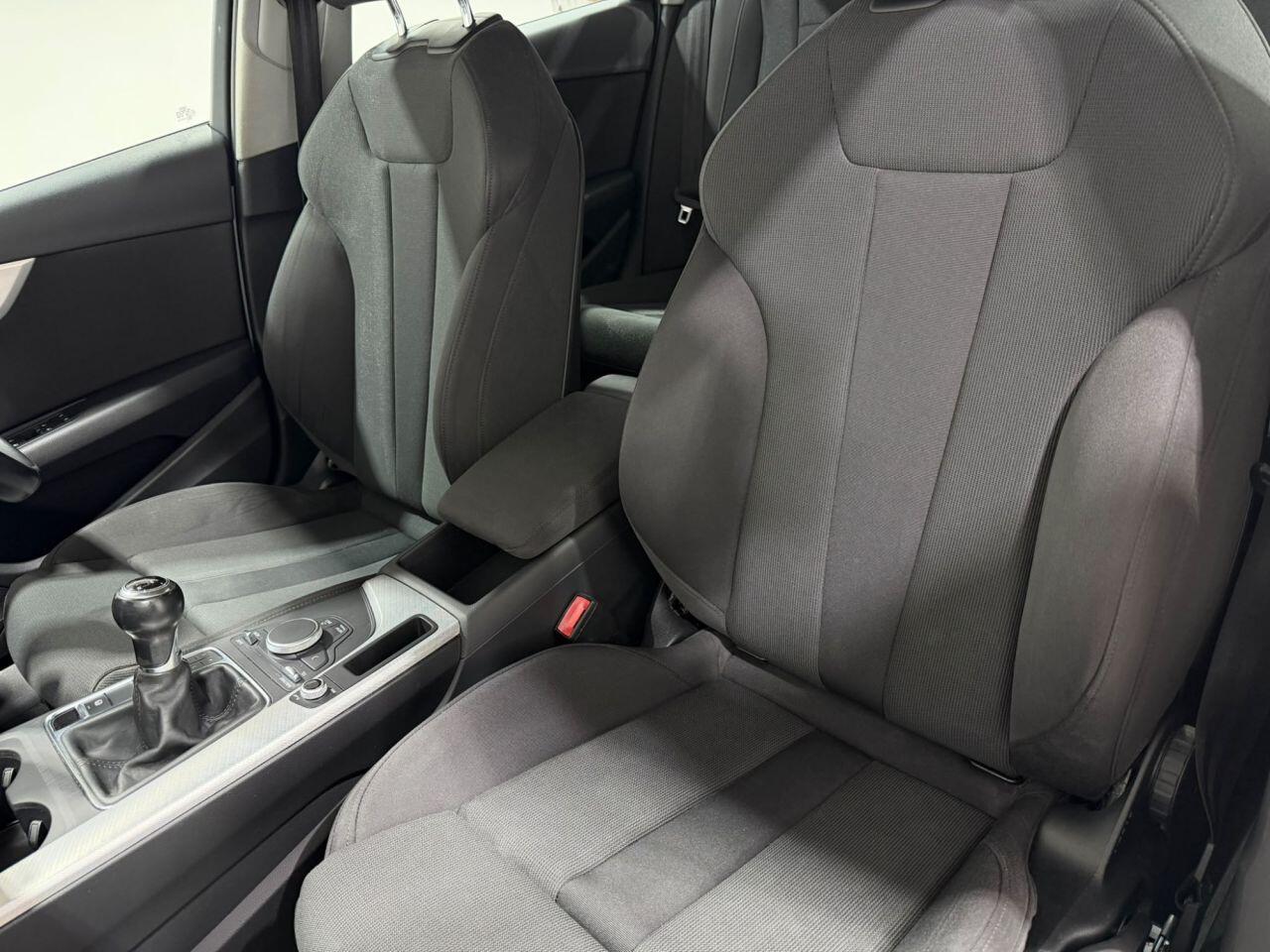 Audi A4 view 18