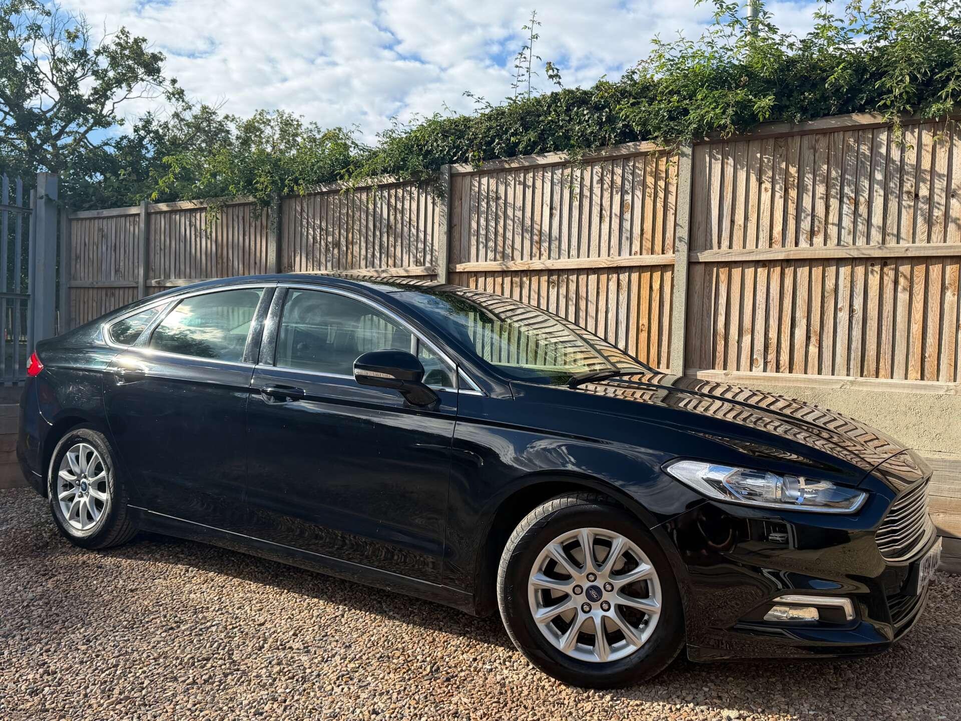 Ford Mondeo view 10
