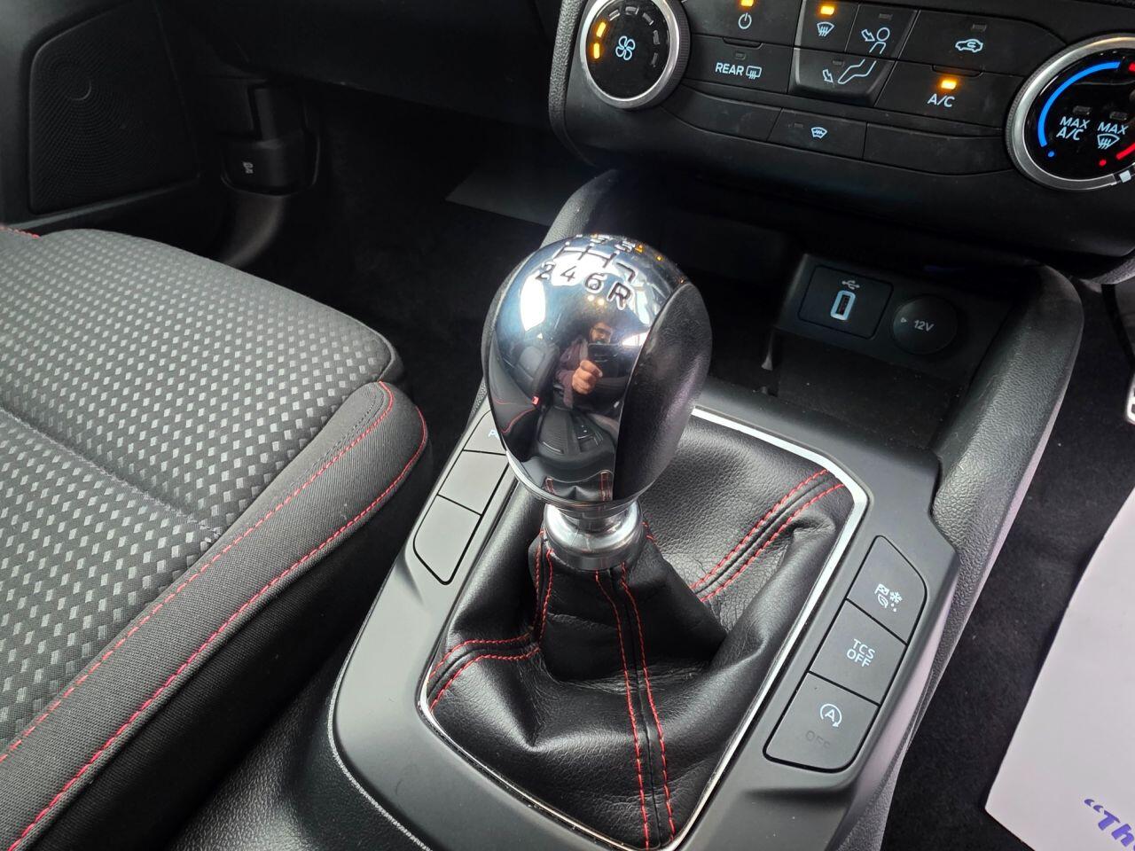 Ford Focus view 25