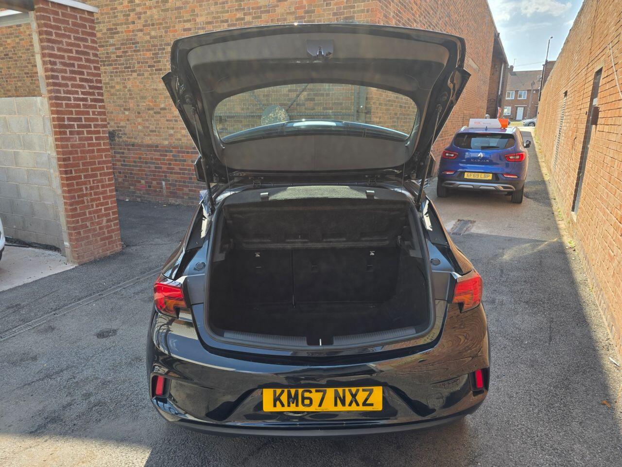 Vauxhall Astra view 44