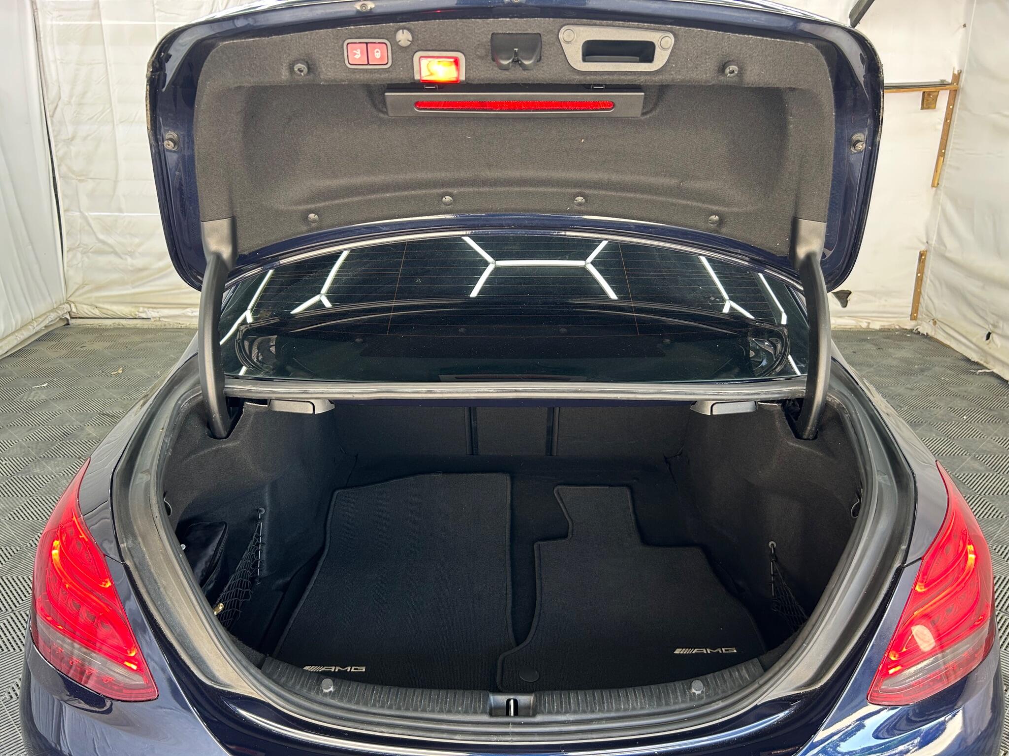 Mercedes-Benz C Class view 47