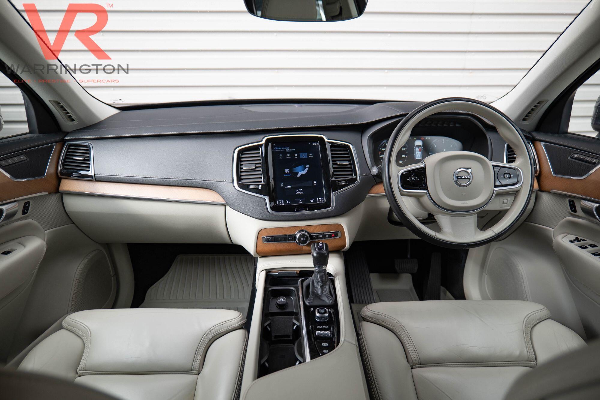 Volvo XC90 view 2
