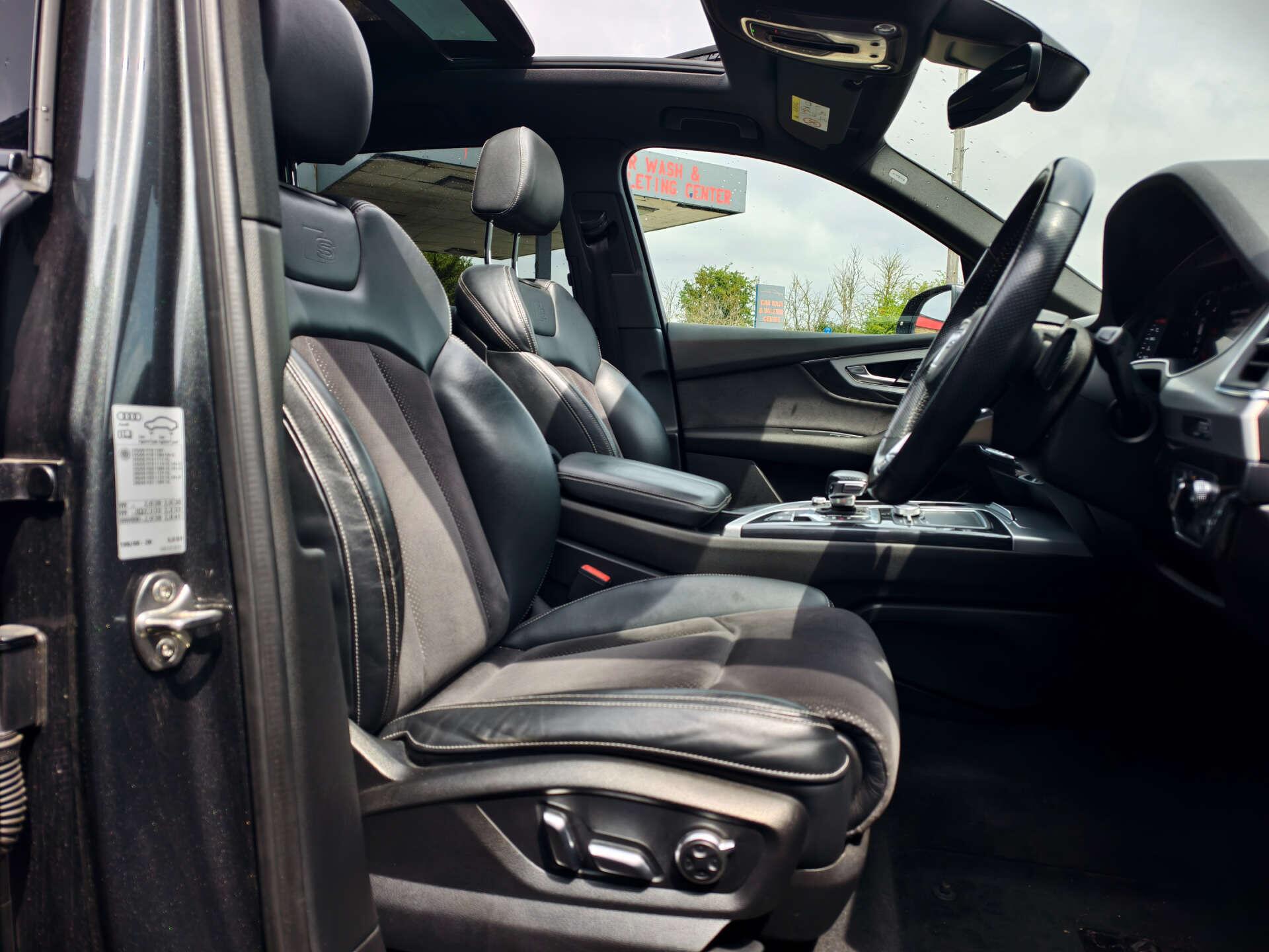 Audi Q7 view 26