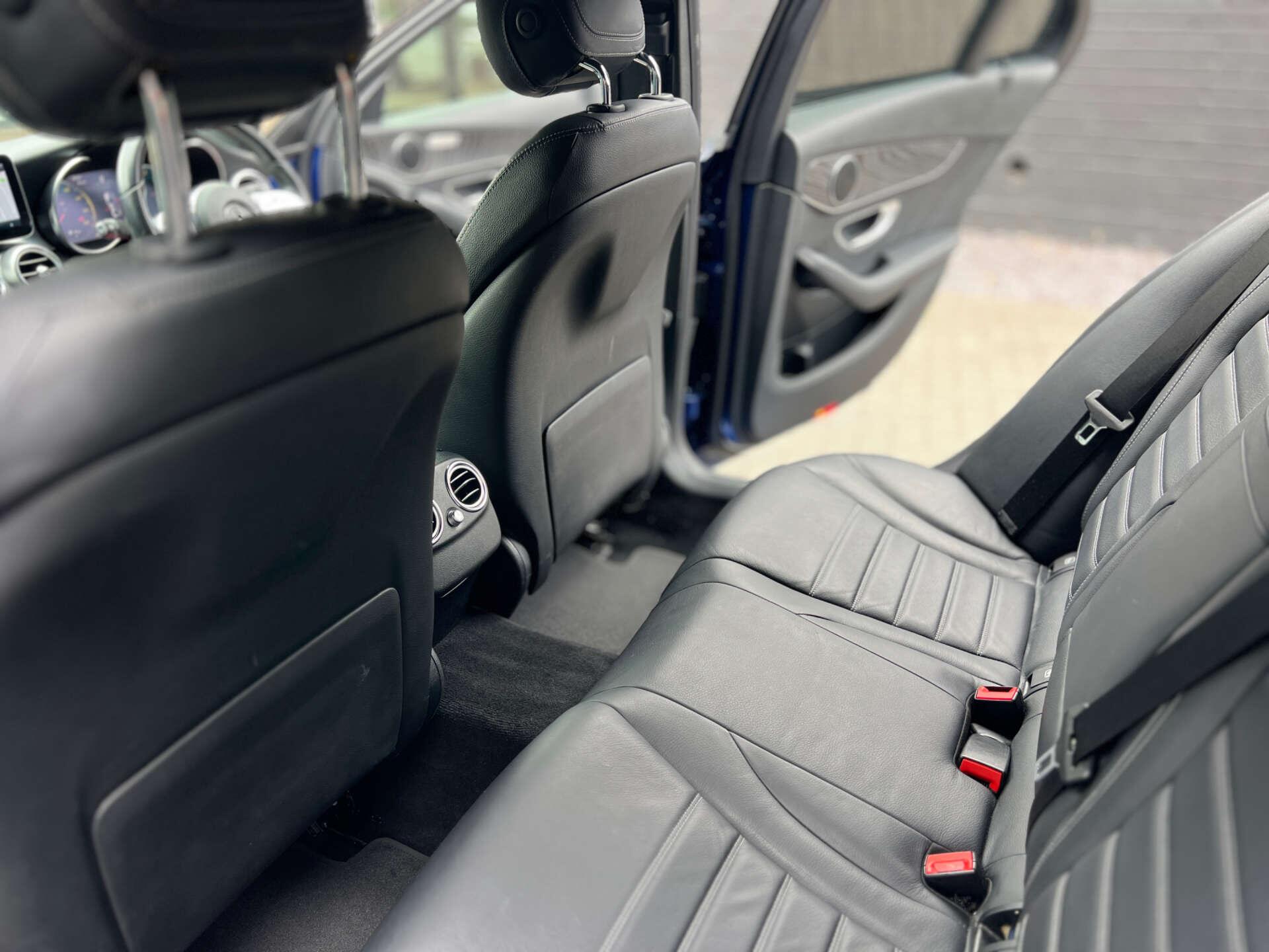 Mercedes-Benz C Class view 19