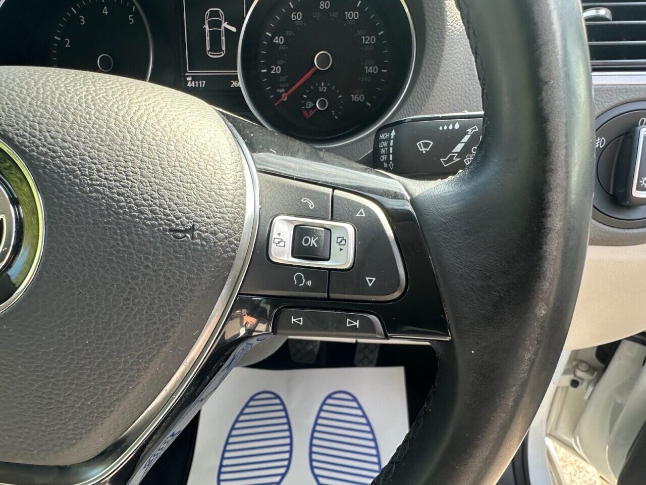 Volkswagen Polo view 24