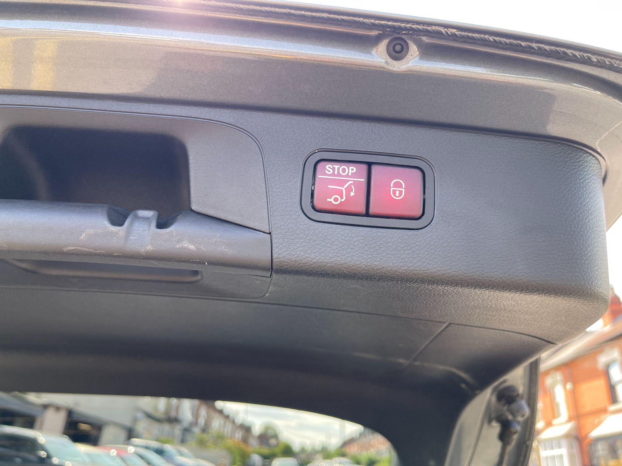 Mercedes-Benz GLC view 40