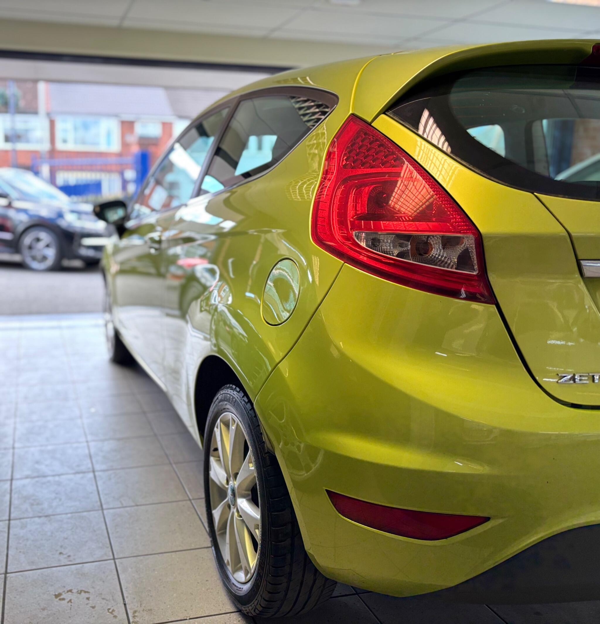 Ford Fiesta view 12
