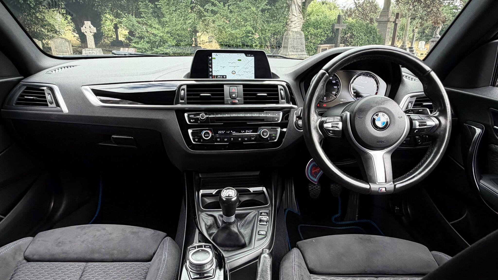 BMW 2 Series view 26