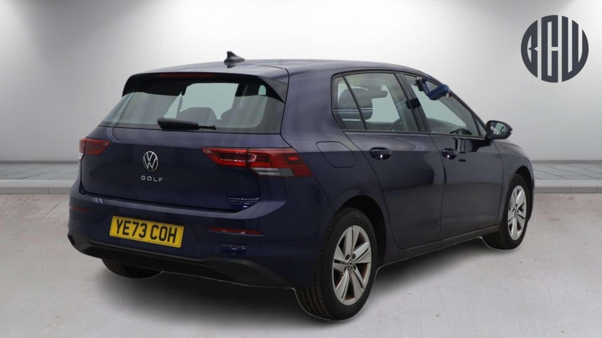 Volkswagen Golf view 4