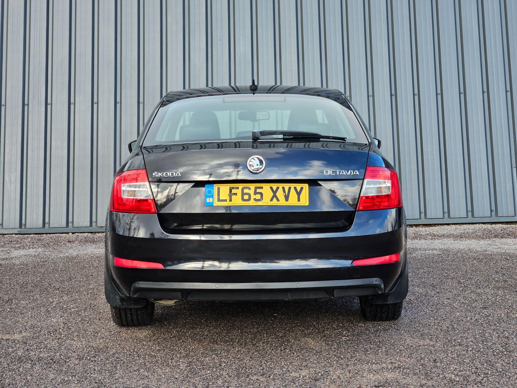 2015 Skoda Octavia image 13