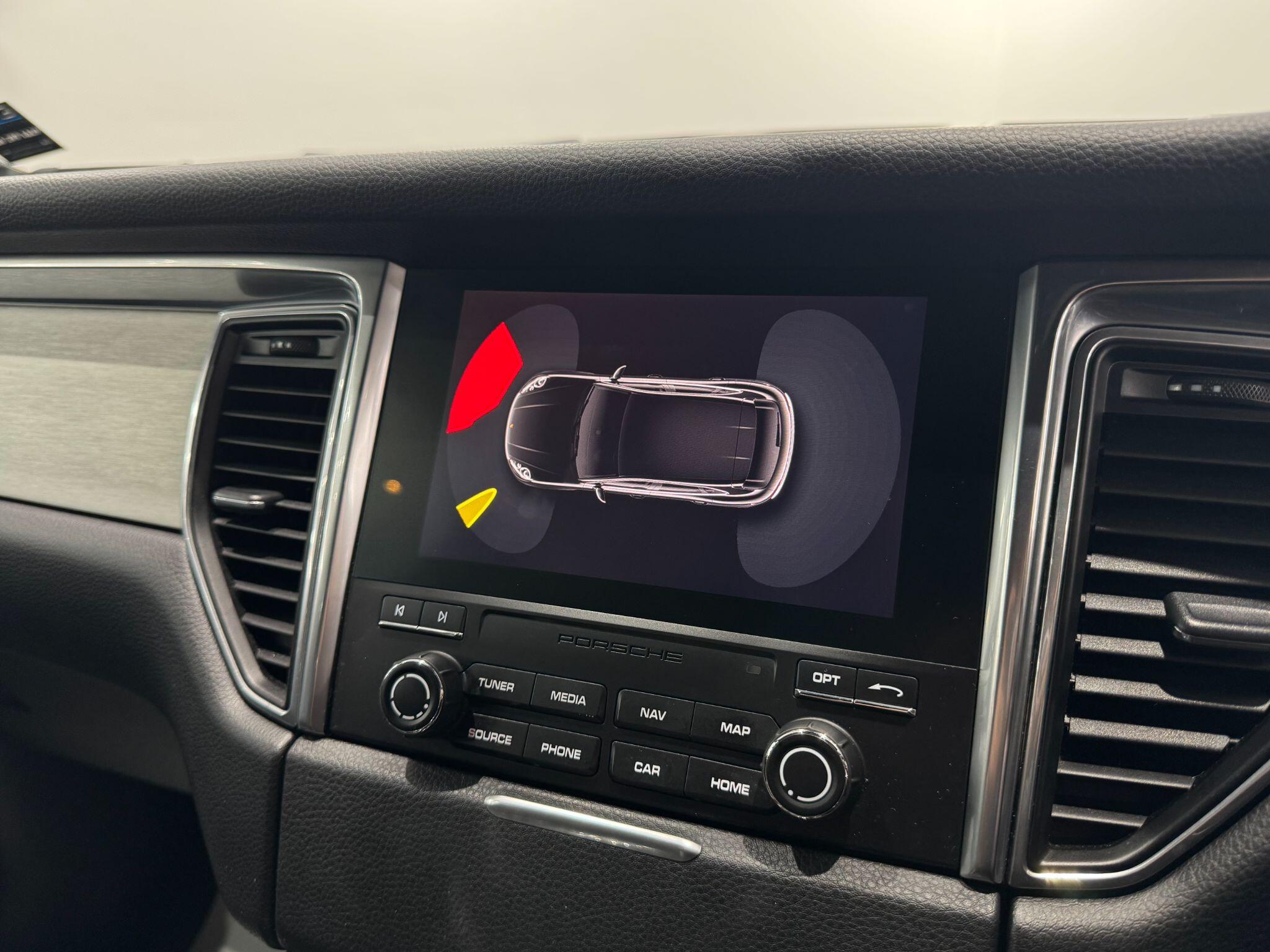 Porsche Macan view 41