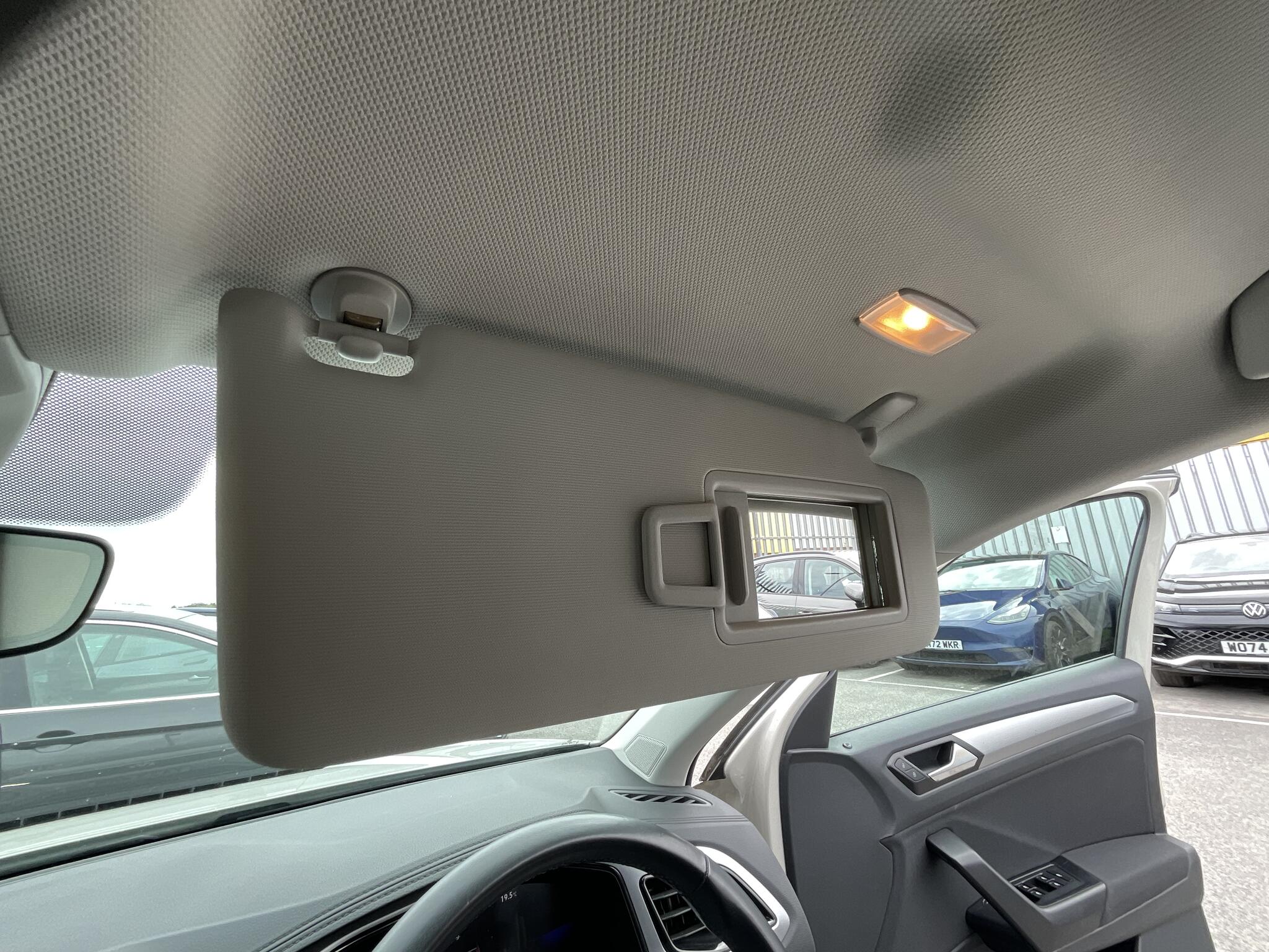 Volkswagen T-Roc view 28