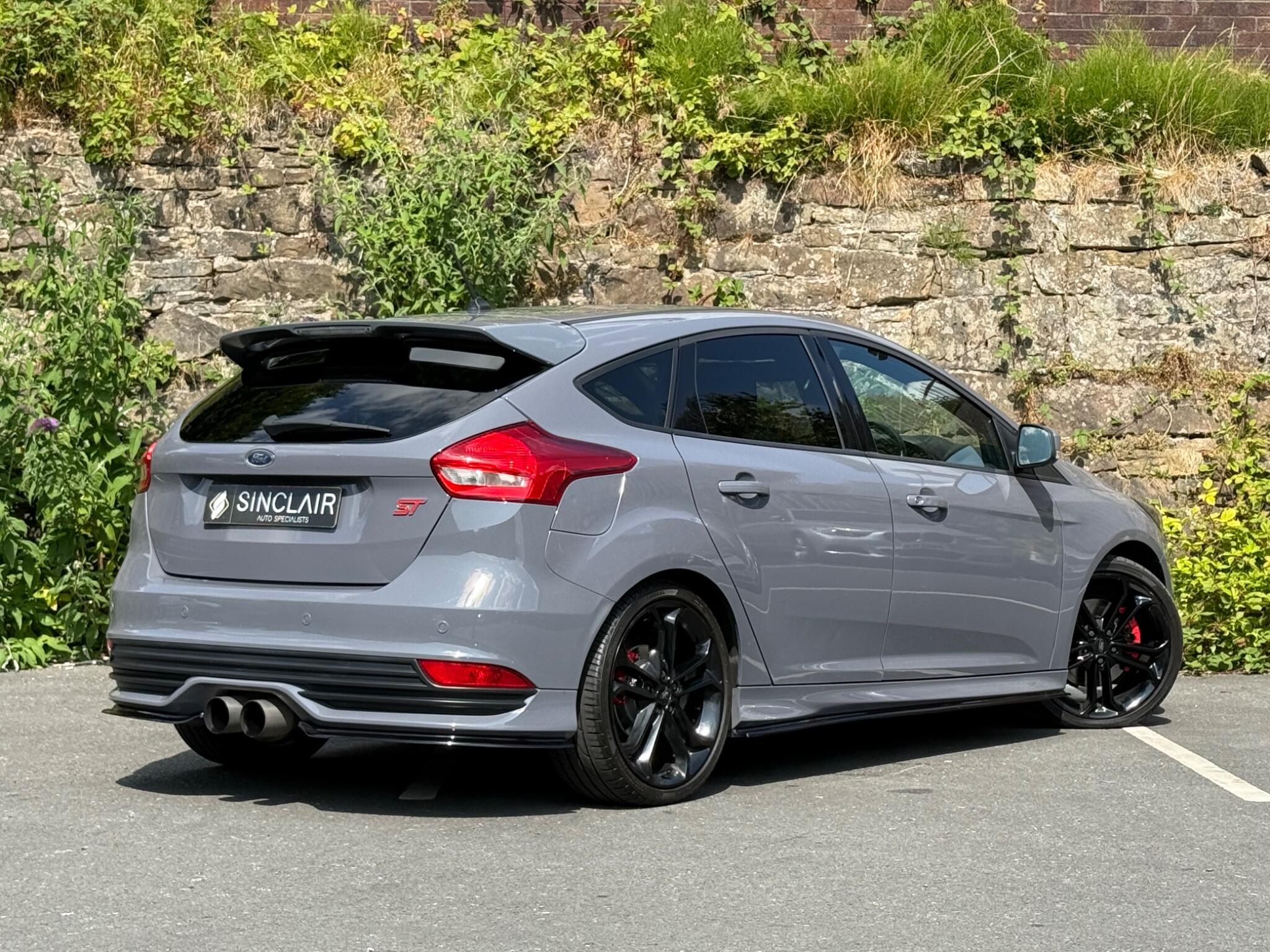 Ford Focus view 5