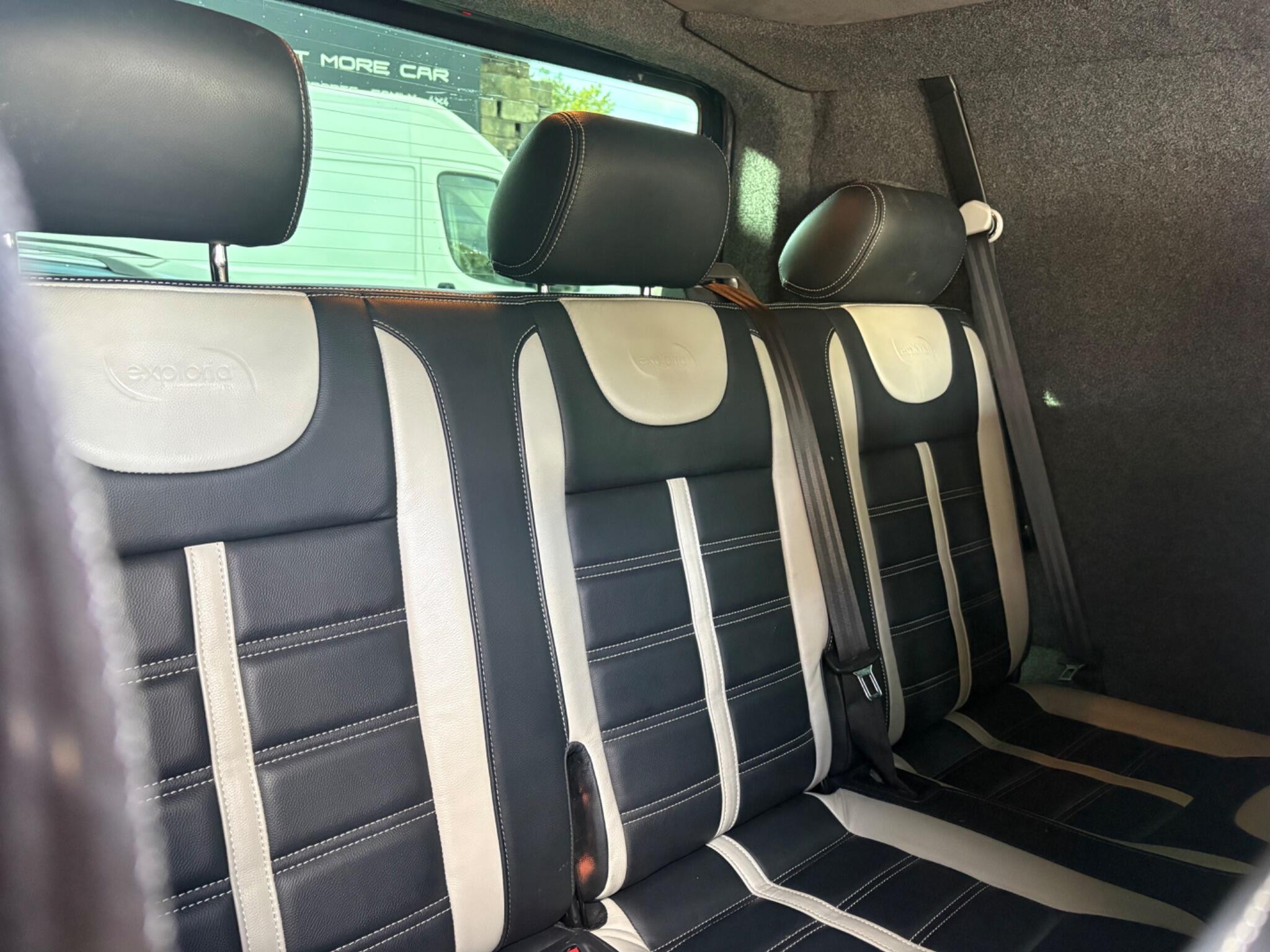 Volkswagen Transporter view 33