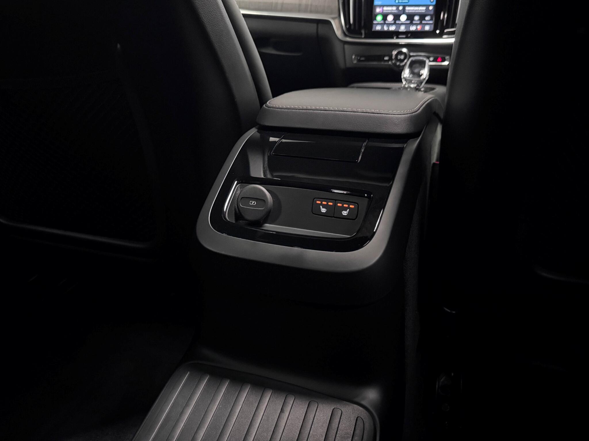 Volvo S90 view 19