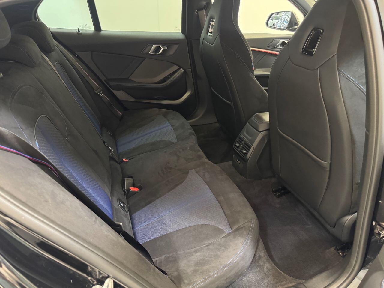 BMW 1 Series view 28