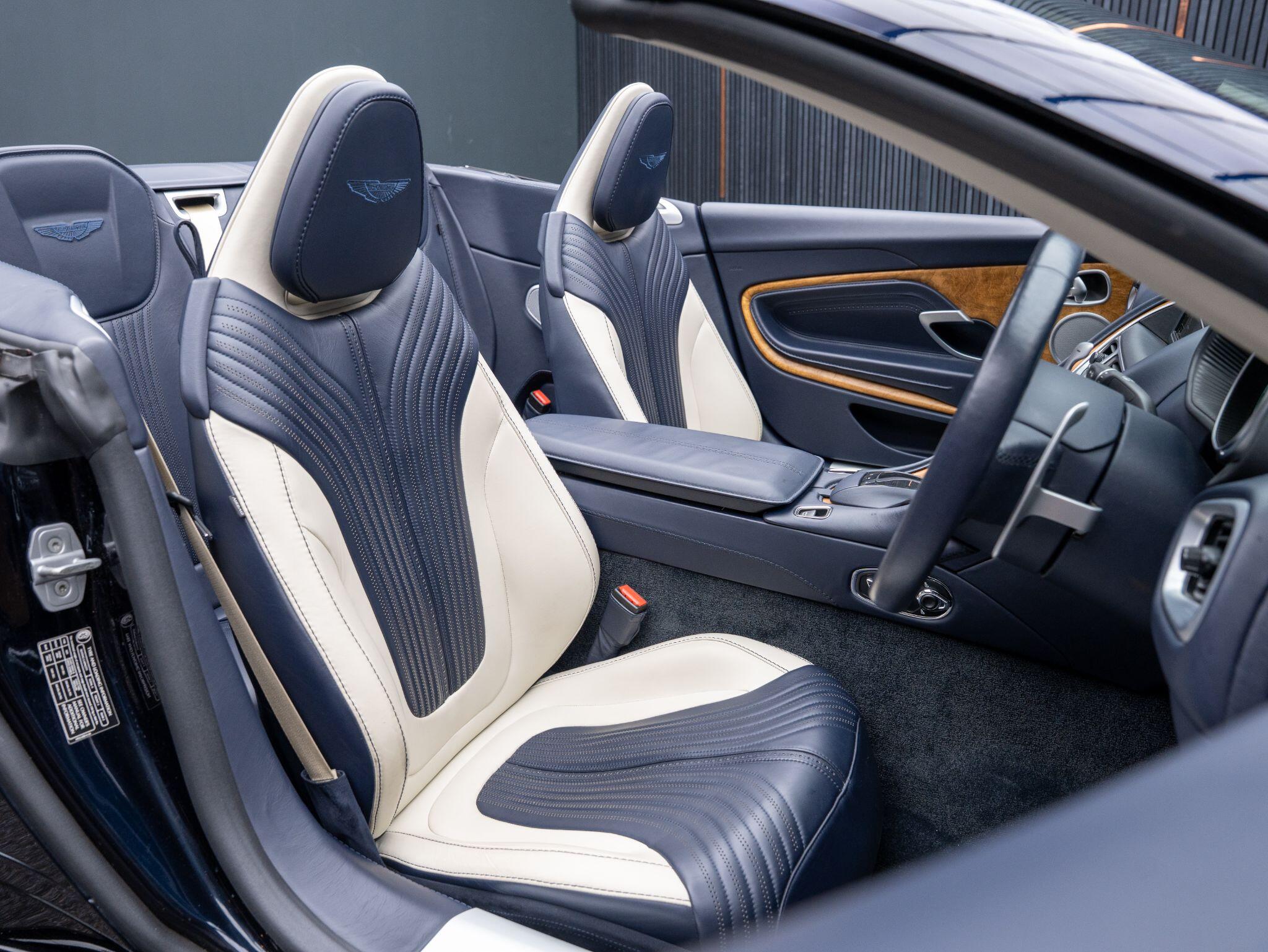Aston Martin DB11 view 12