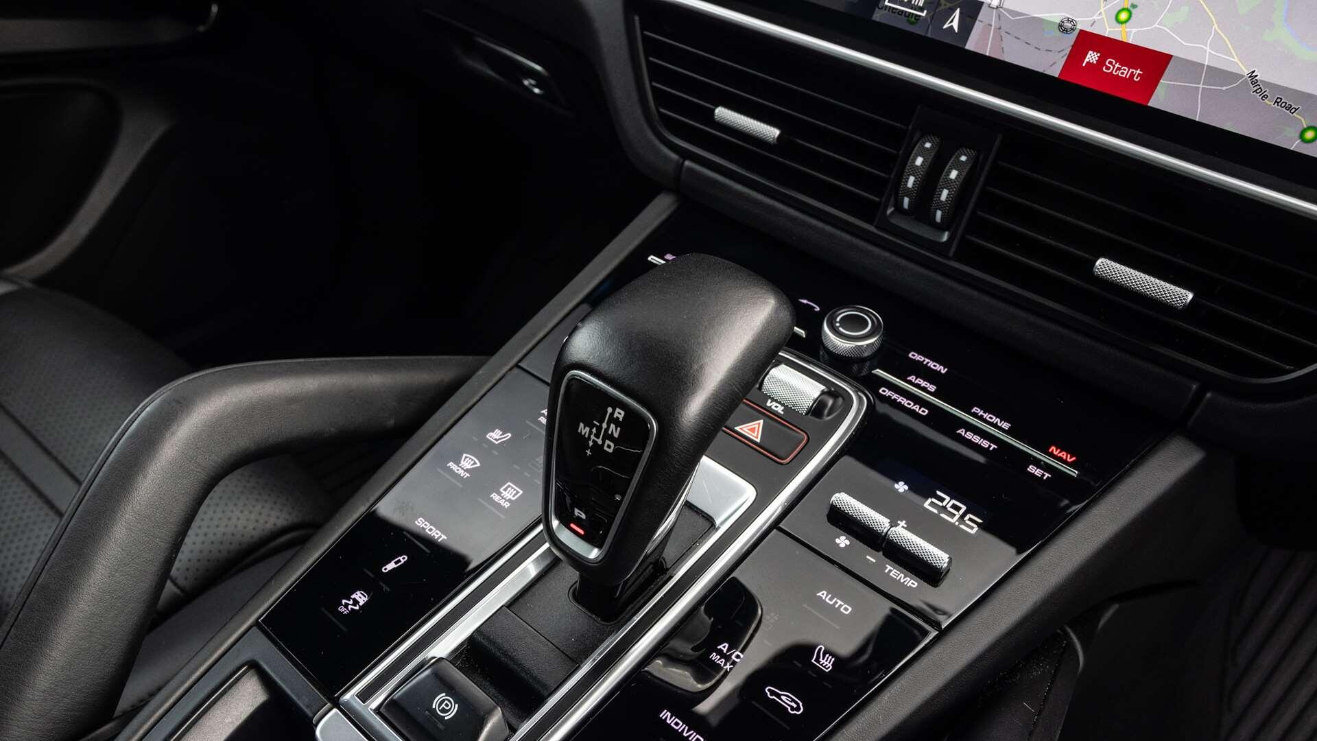 Porsche Cayenne view 22