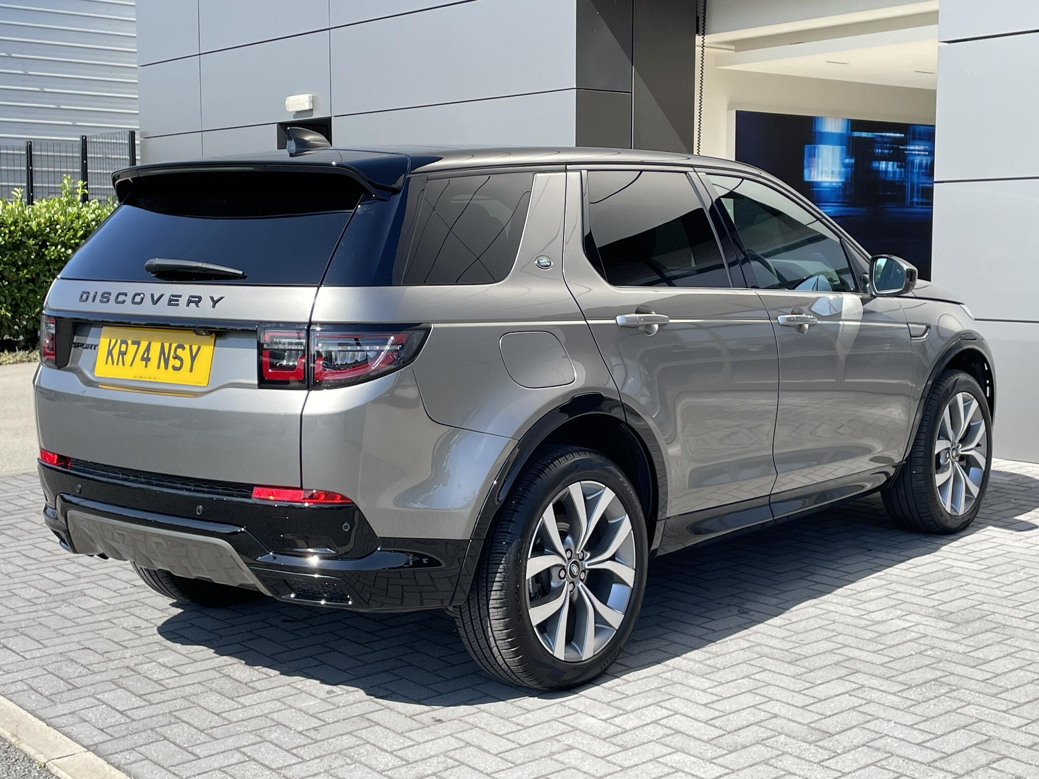 Land Rover Discovery Sport view 53