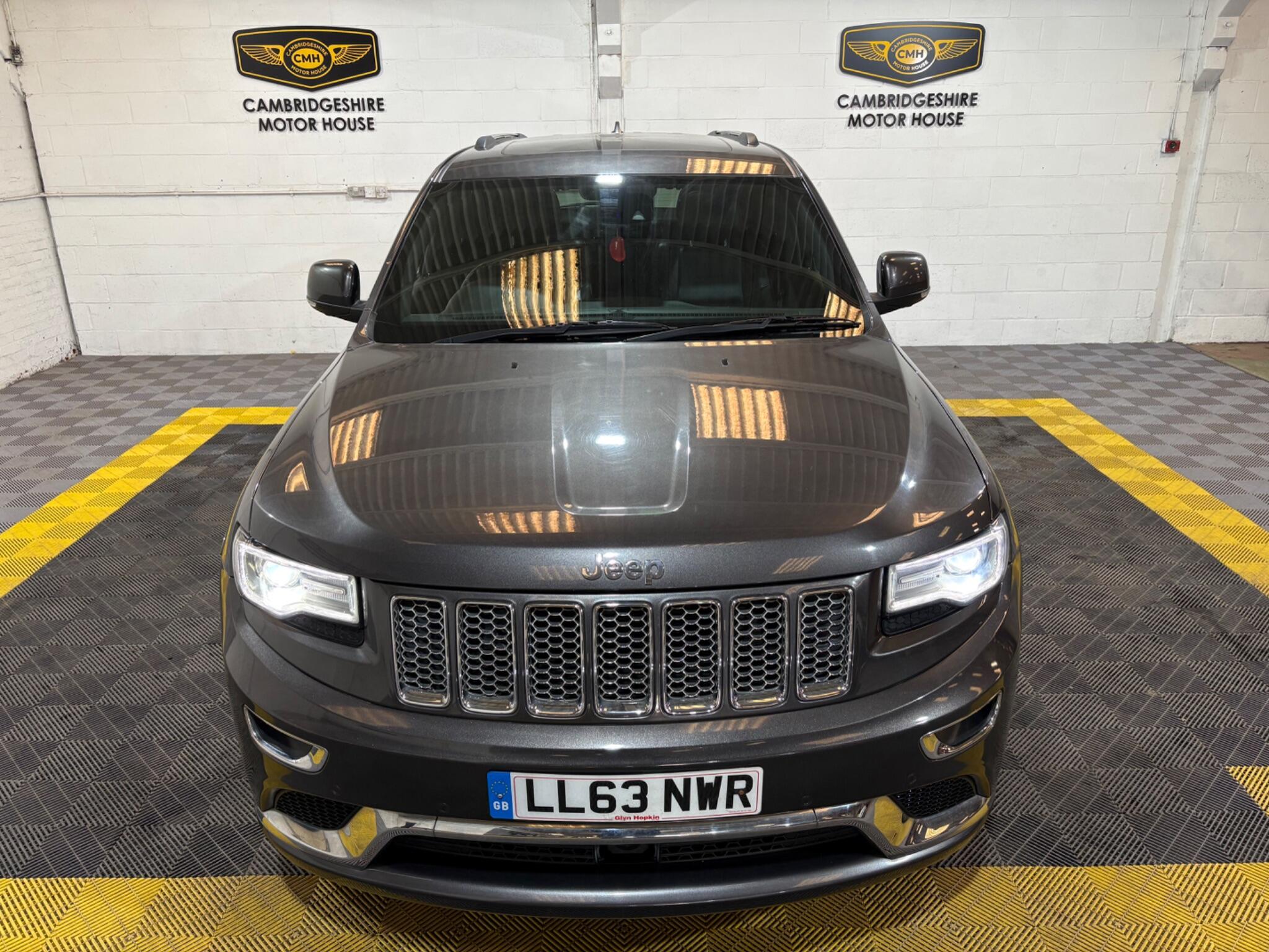 Jeep Grand Cherokee view 42