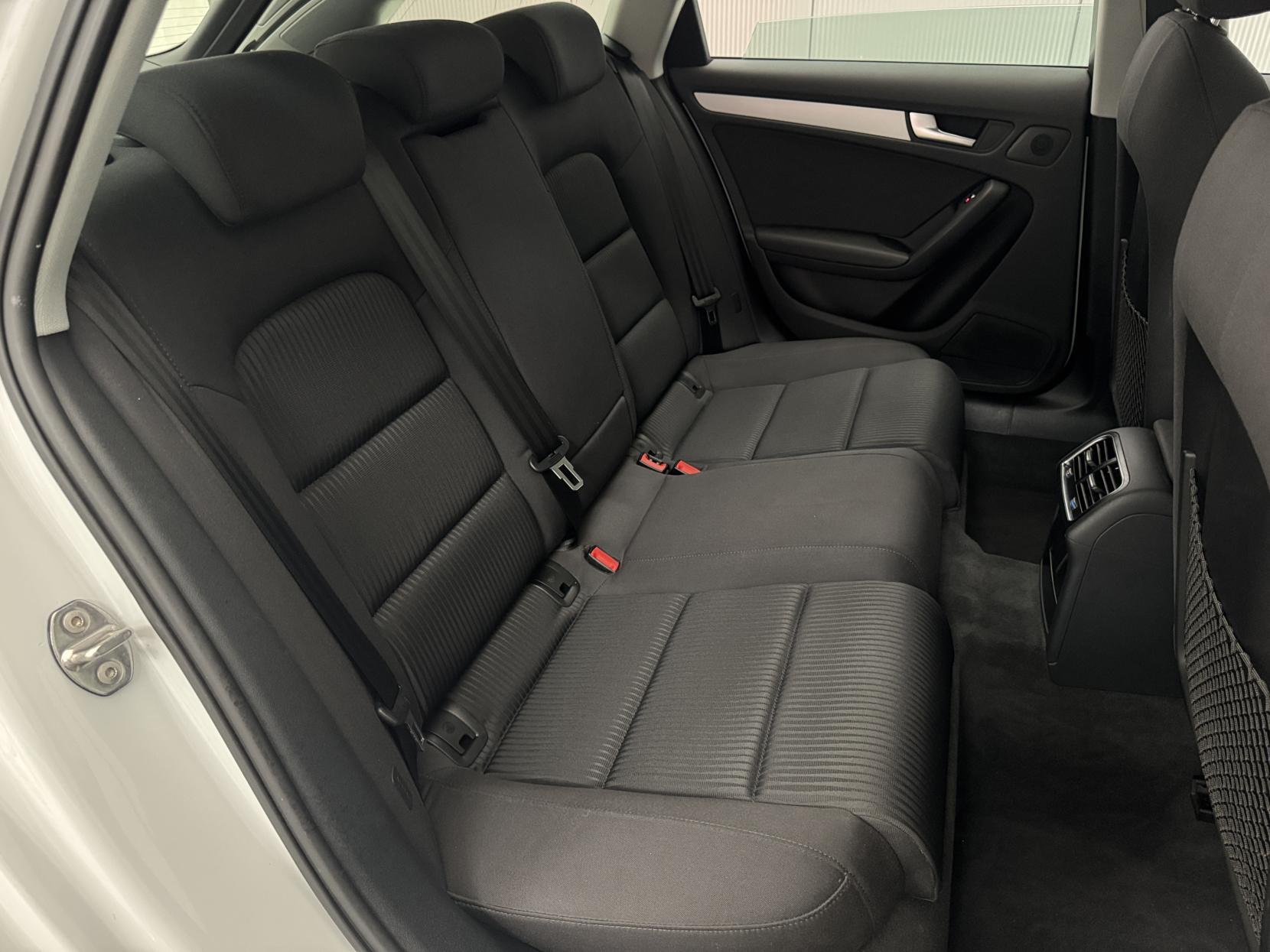 Audi A4 Avant view 80