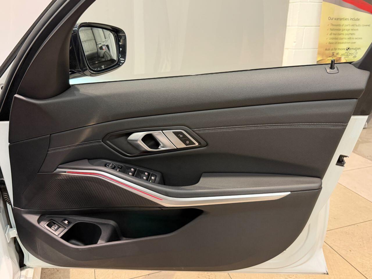 BMW 3 Series view 35