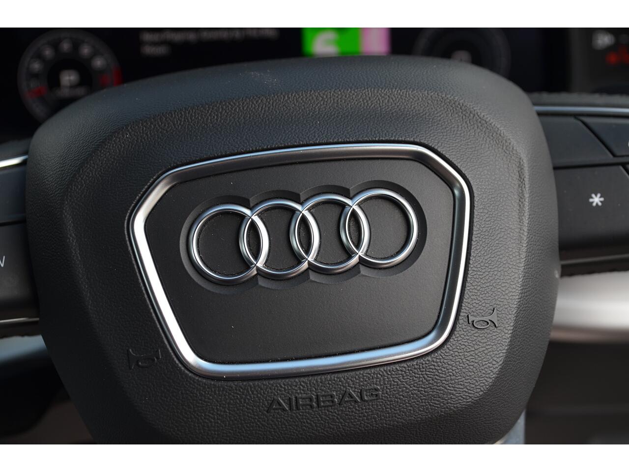 Audi Q7 view 26