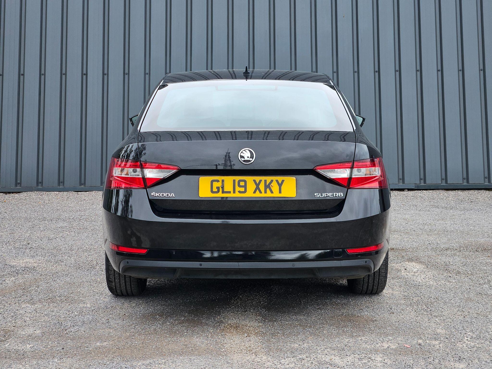 2019 Skoda Superb image 13