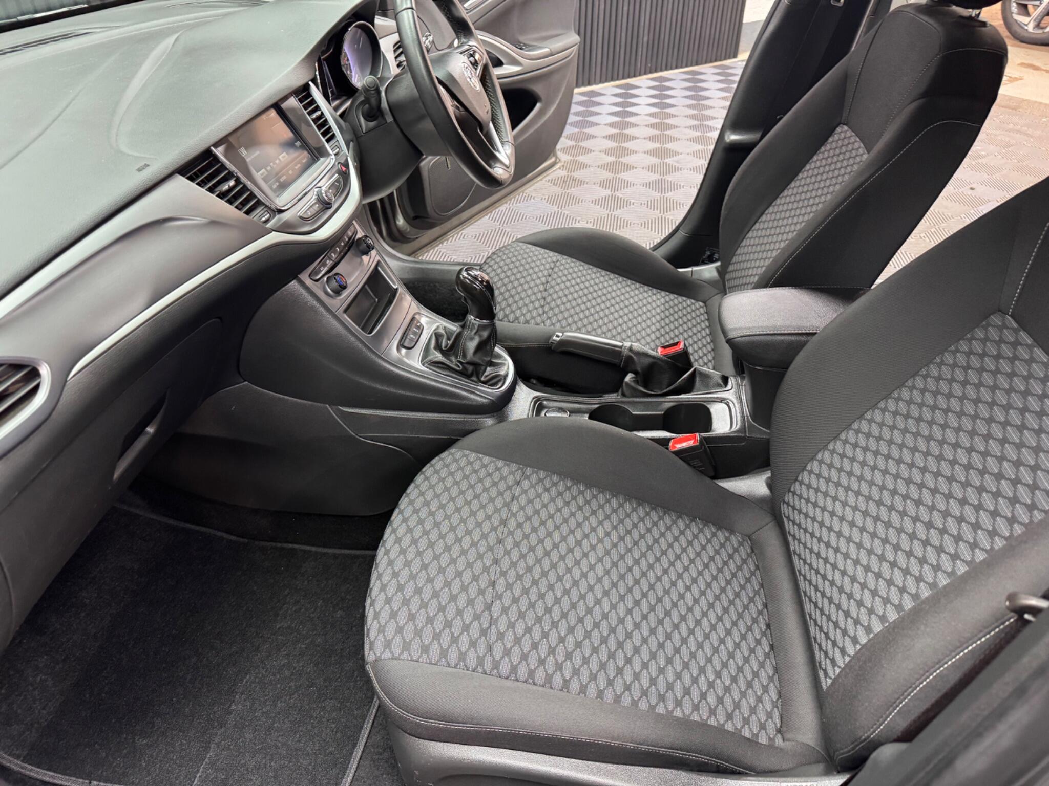 Vauxhall Astra view 40