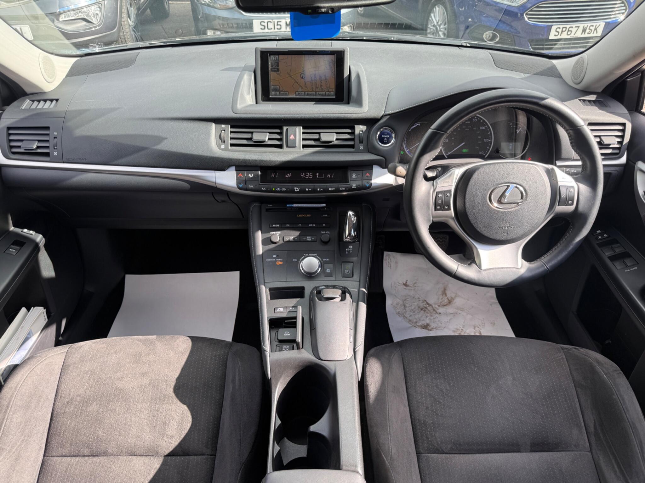 Lexus CT - Image 57