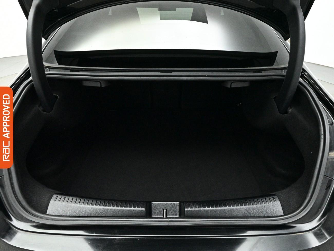Mercedes-Benz Cla view 26