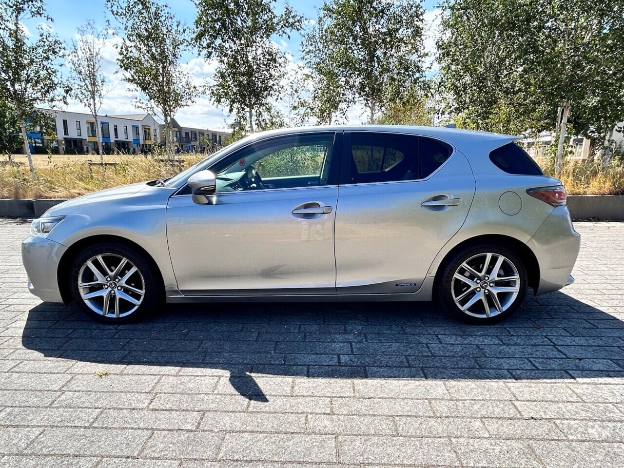 Lexus CT view 14