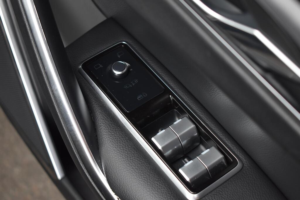 Jaguar F-Pace view 51