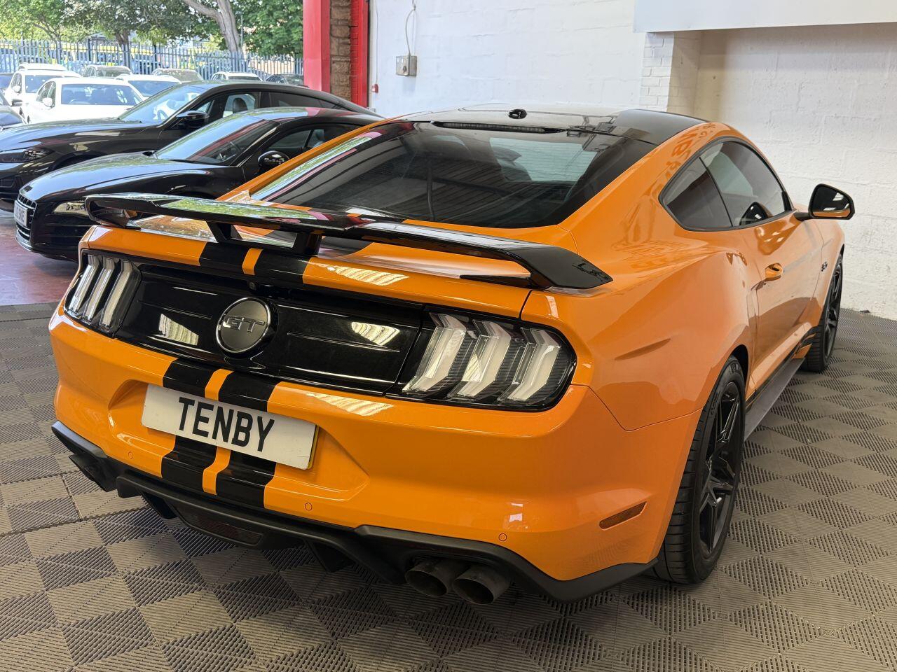 Ford Mustang view 10
