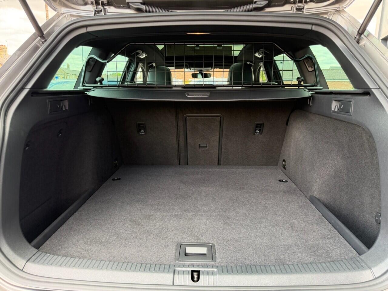 Volkswagen Golf view 20