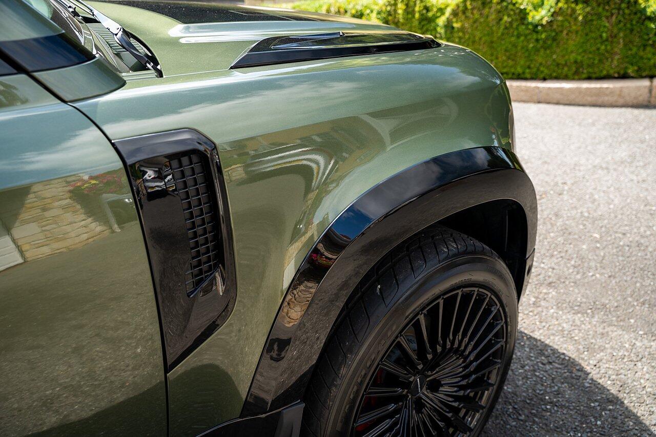 Land Rover Defender view 49