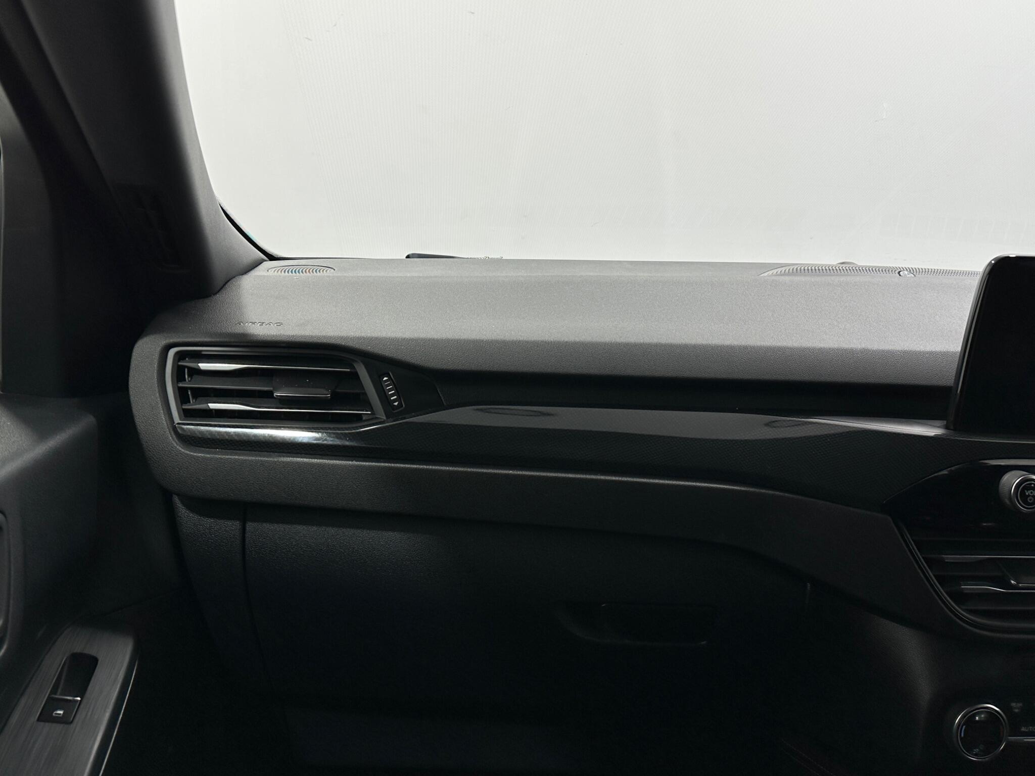 Ford Kuga view 28