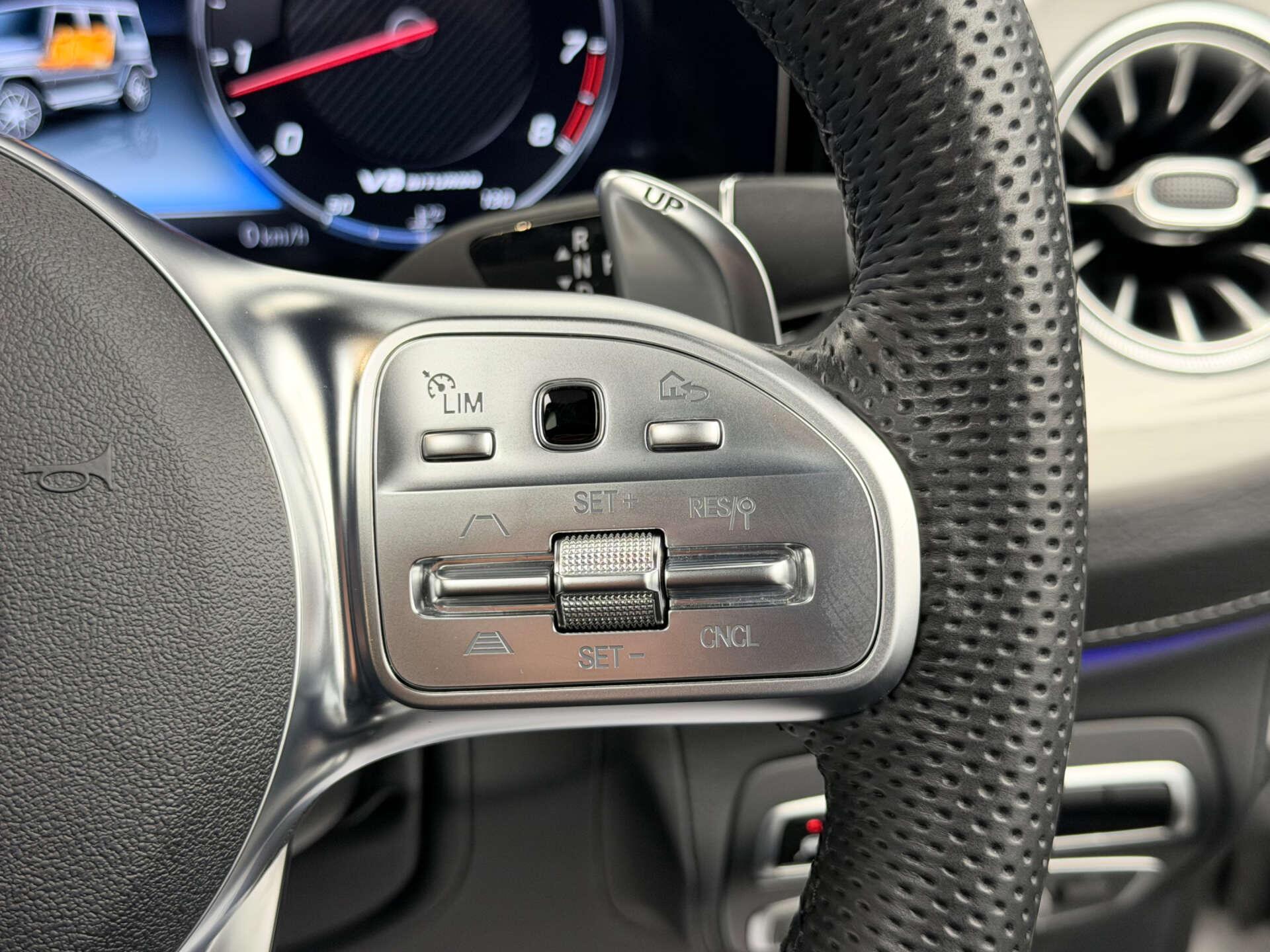 Mercedes-Benz G-Class view 33