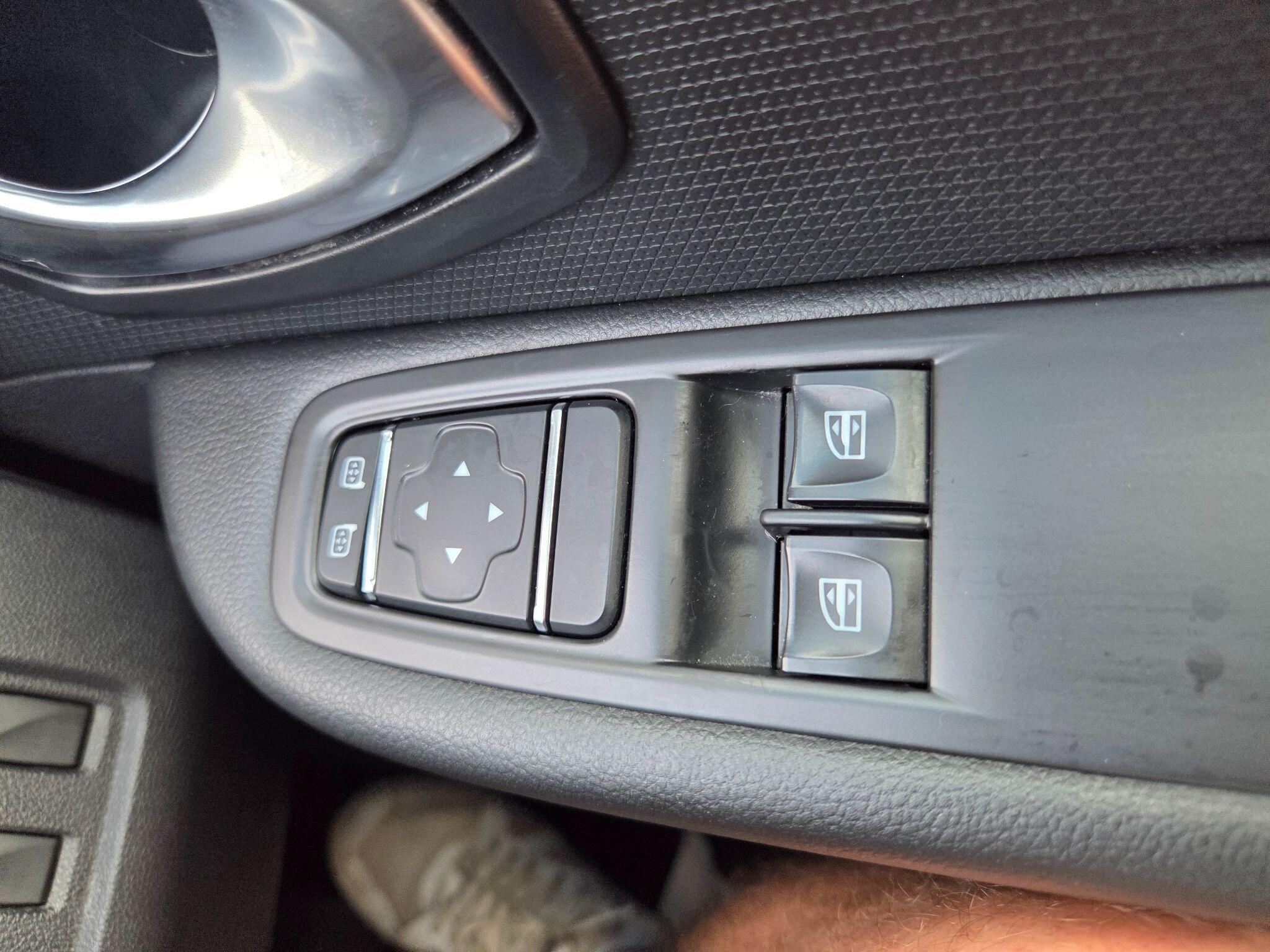 Renault Clio view 15